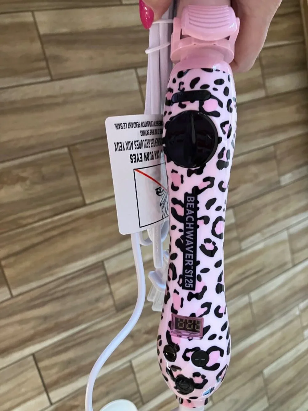 NIB Beachwaver Rotating Curling Iron S 1.25 Pink/Black - Picture 3 of 4